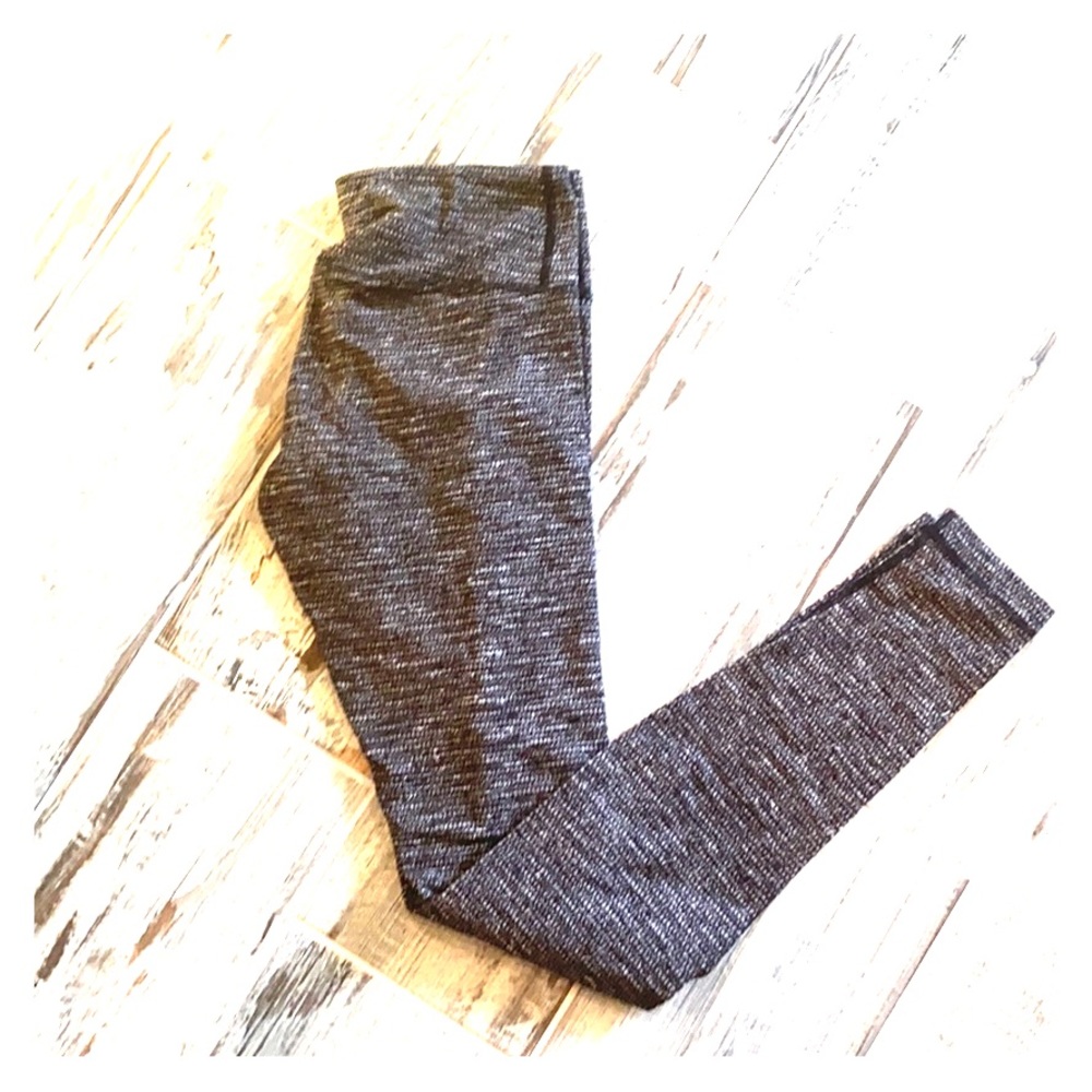 Lululemon Wonder Unders - size 6